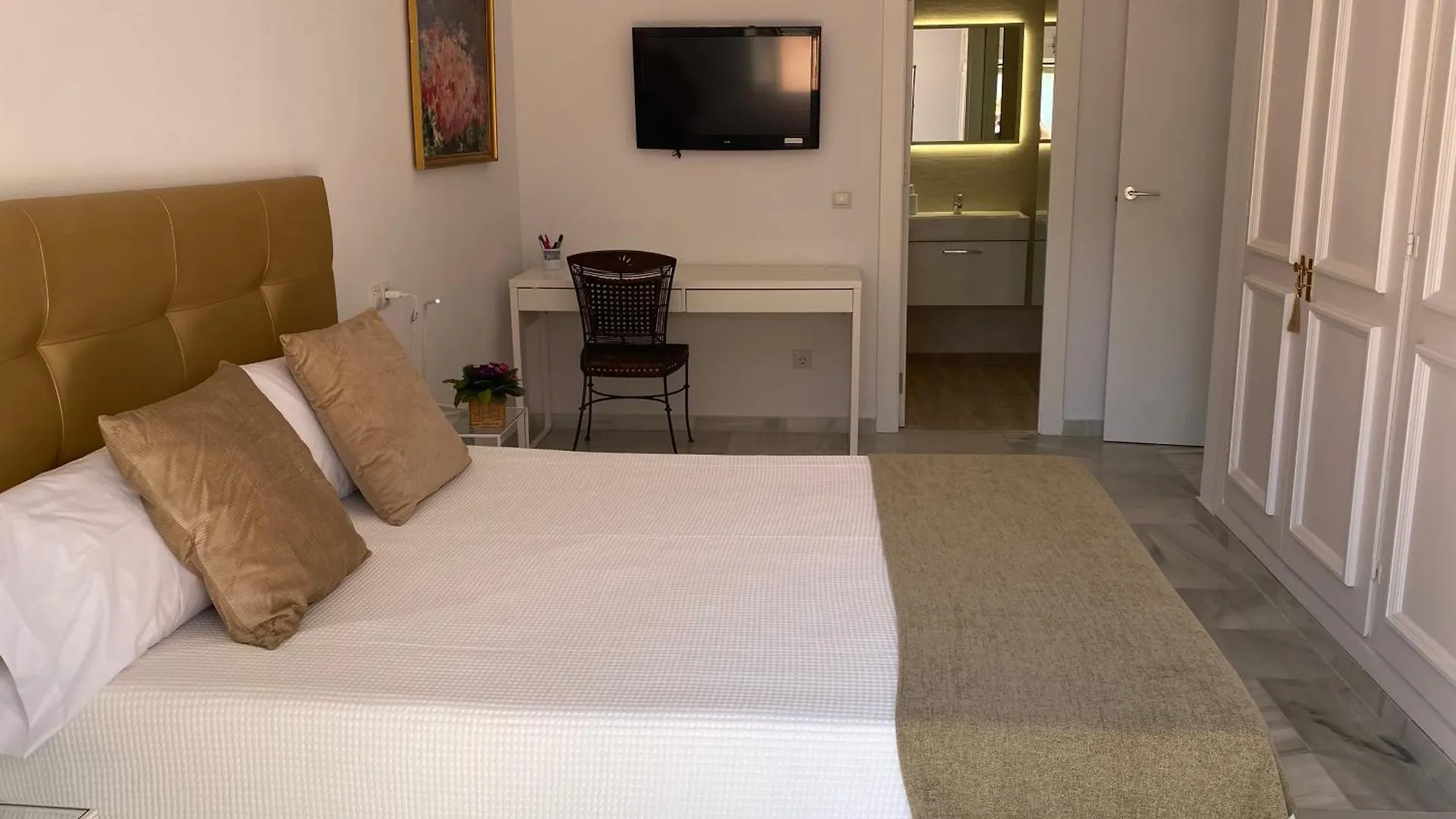 Tarifa Especial, Sin Aglomeraciones En Piscina Y Playa, Cerca De Puerto Banus Estepona Apartamento